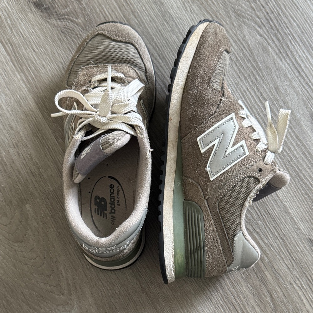New Balance Grey and Cream Sneakers